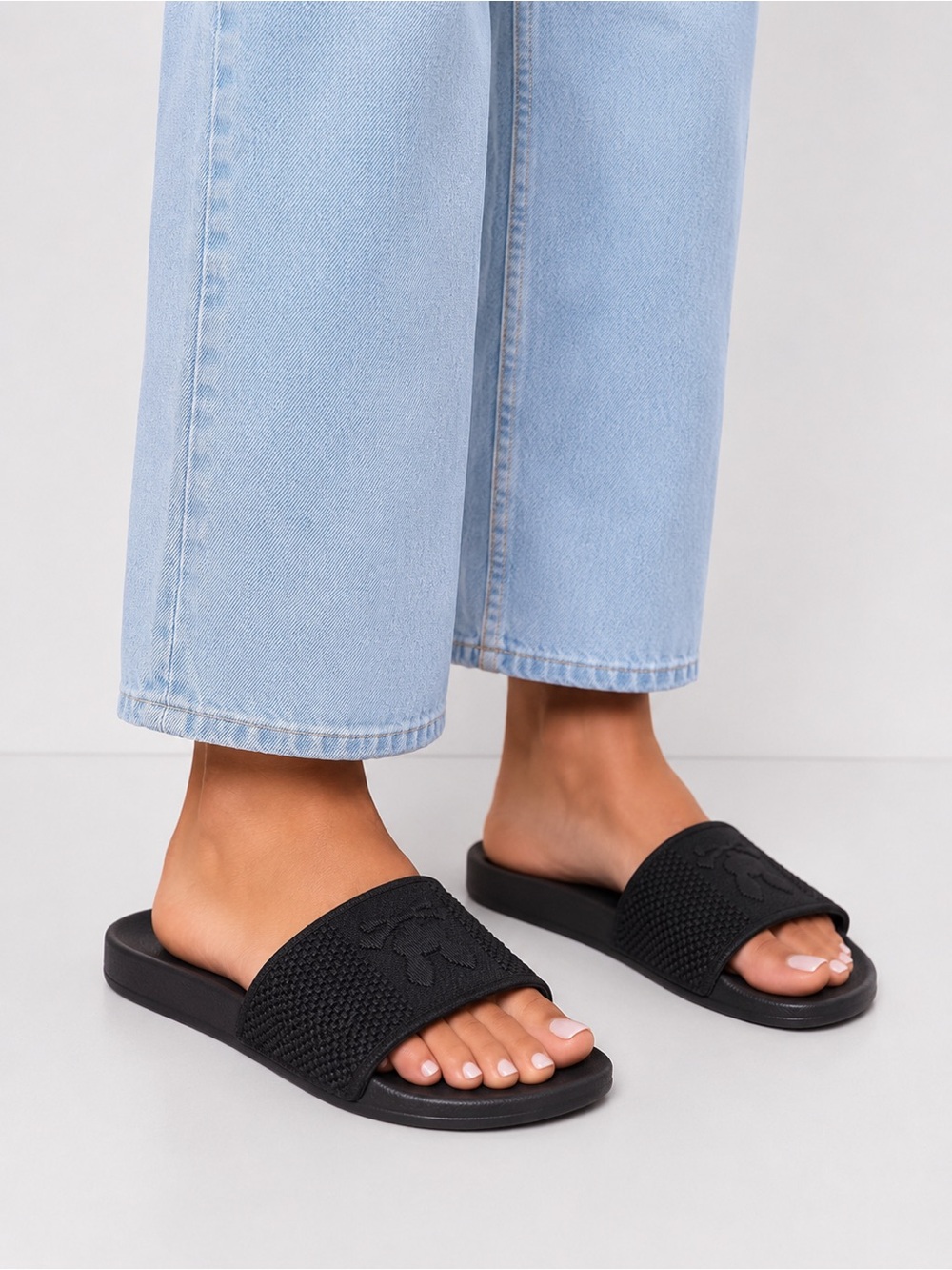 Psycho Bunny Black Textured Slide Sandals